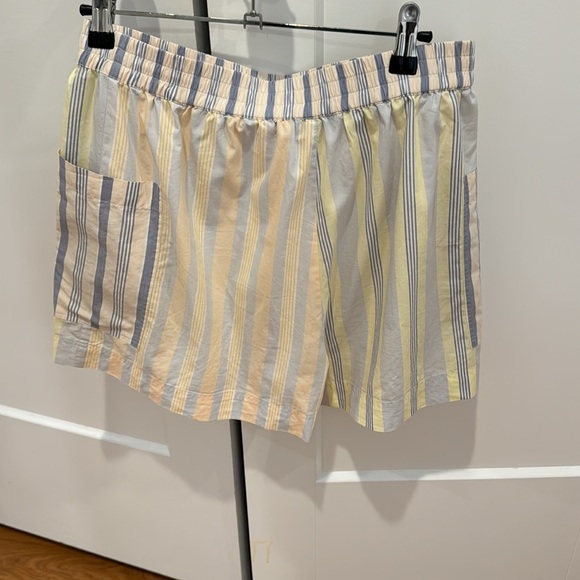 Rails elastic waste shorts with pockets - Picture 2 of 2